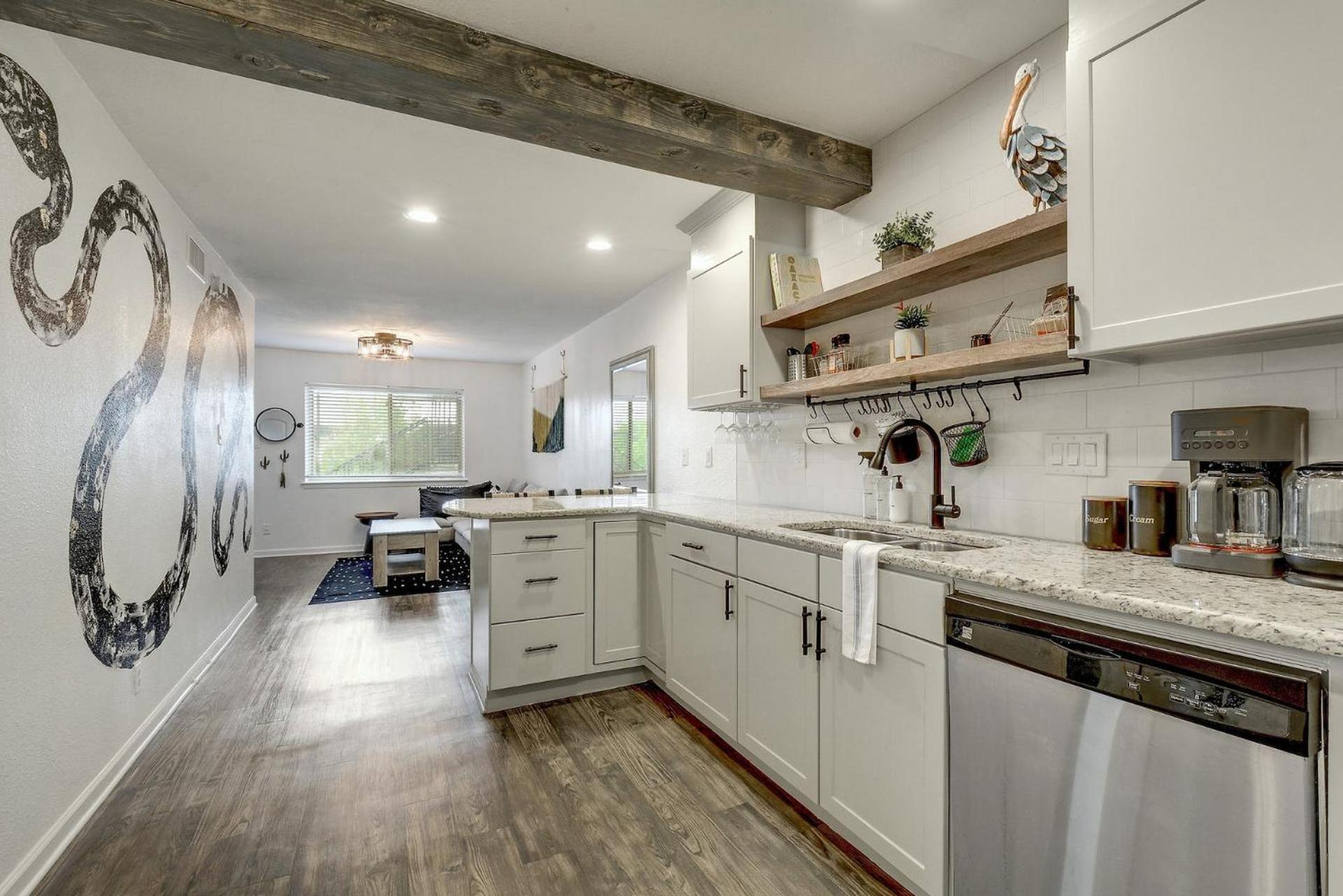 Artsy Space In Travis Heights With Shared Pool - Ash! Austin Exterior photo