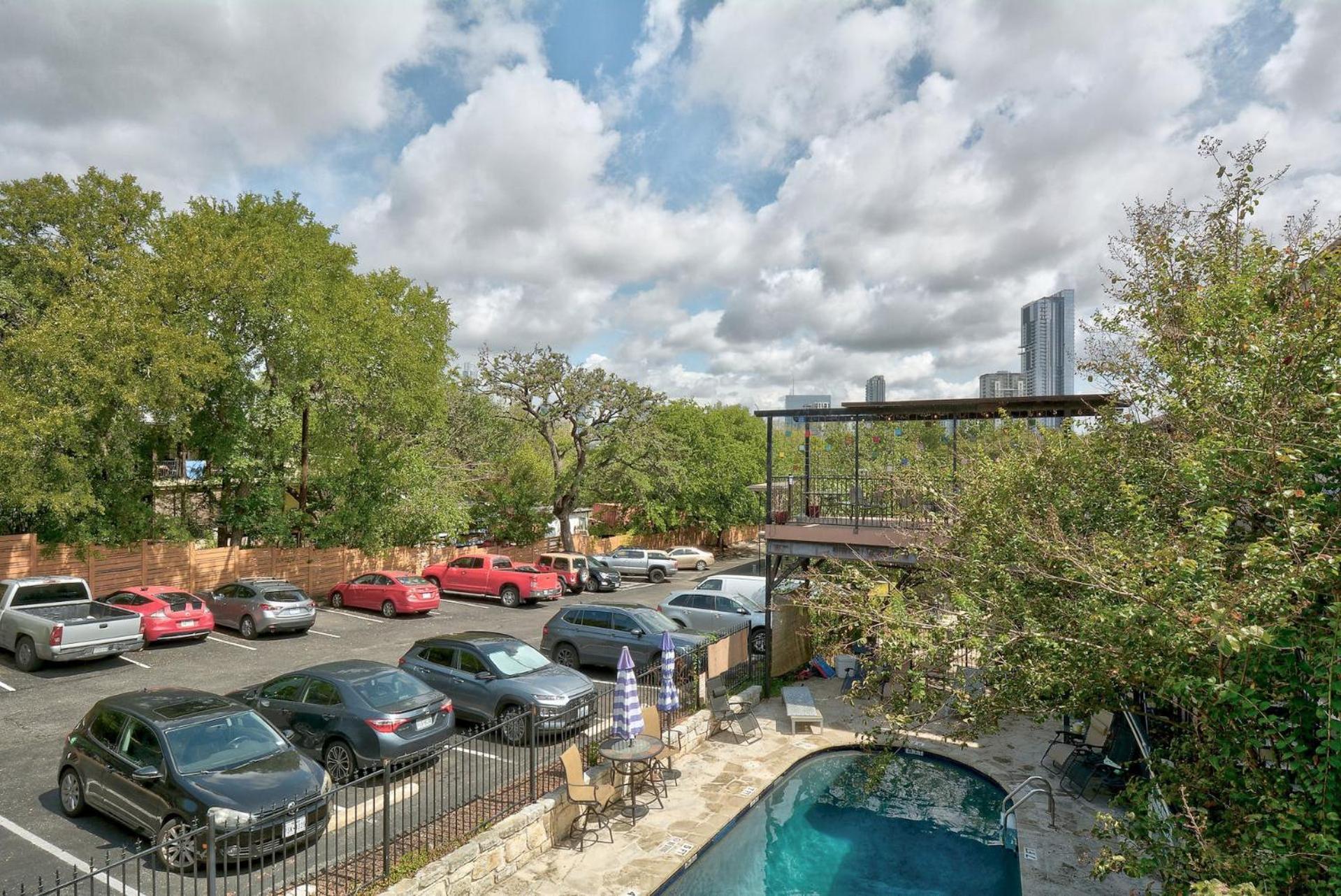 Artsy Space In Travis Heights With Shared Pool - Ash! Austin Exterior photo